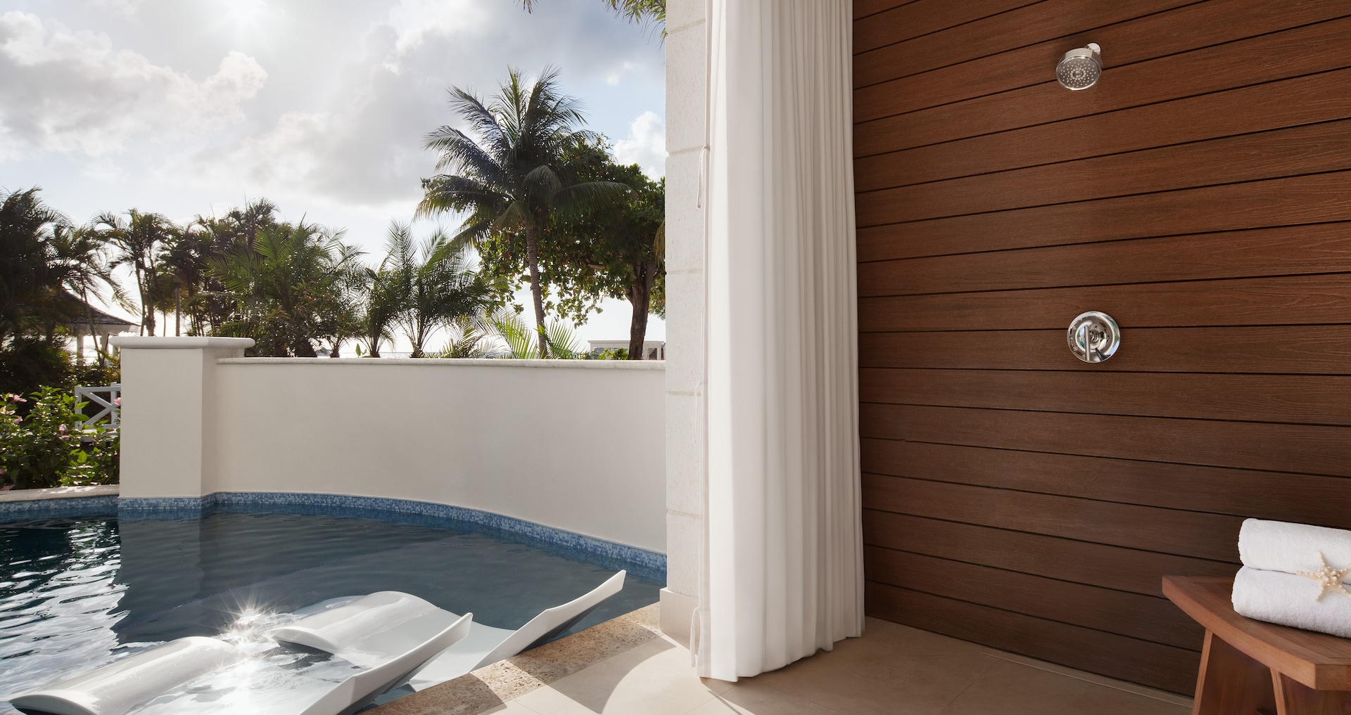 Negril - Bamboo Grove Swim-up Club Suite