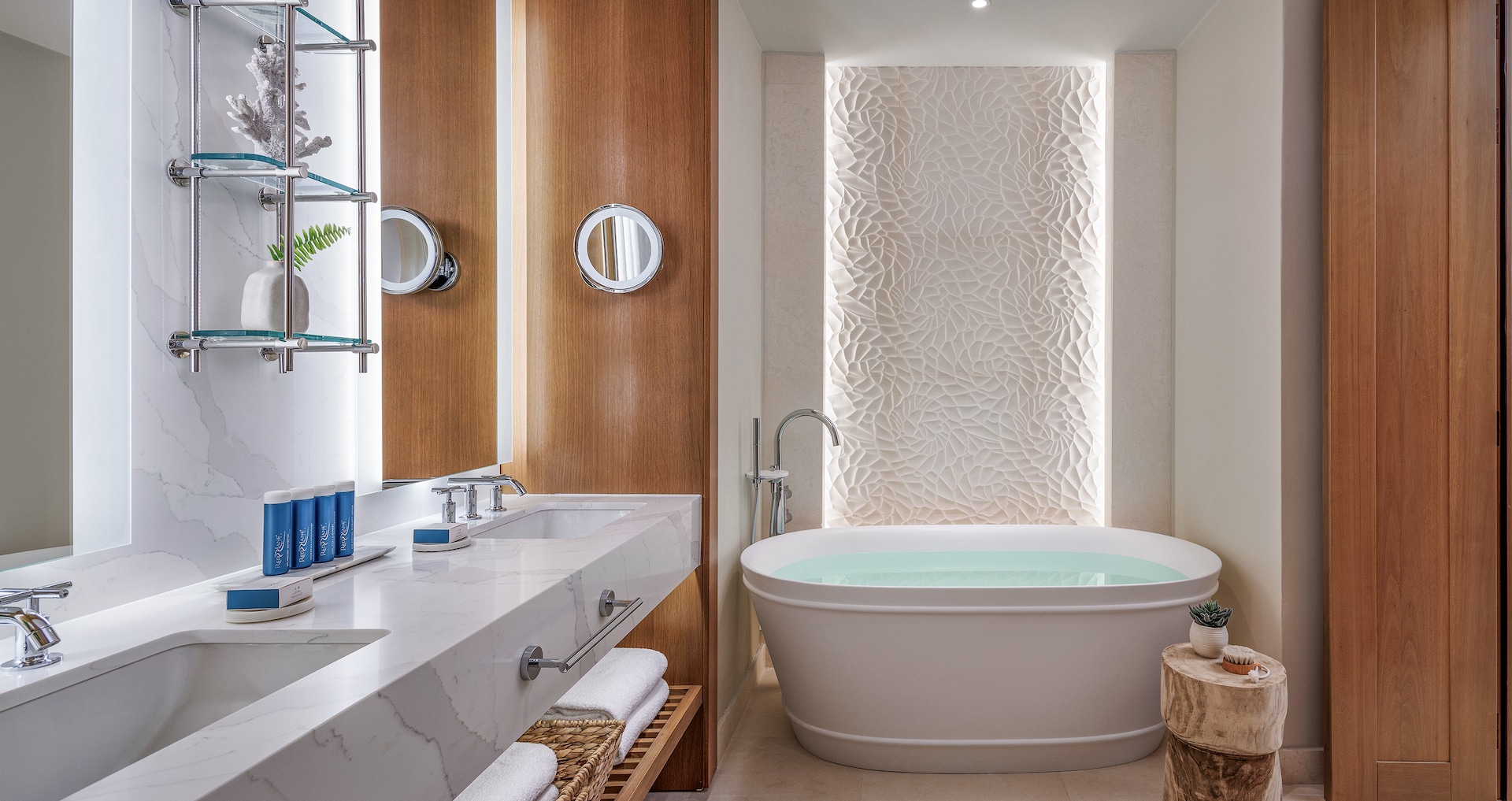 Negril - Bamboo Grove Club Suite w/ Balcony Tranquility Soaking Tub