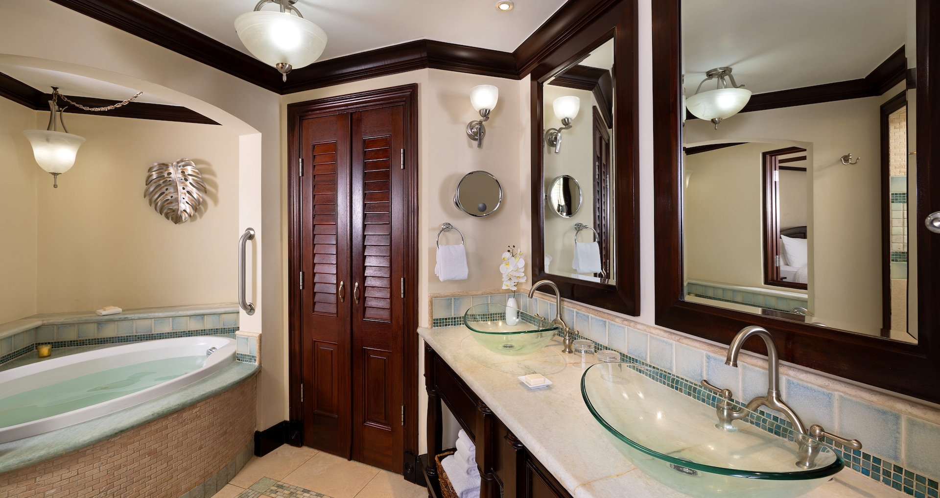 Negril - Palm Grove Oceanview Penthouse One Bedroom Butler Suite