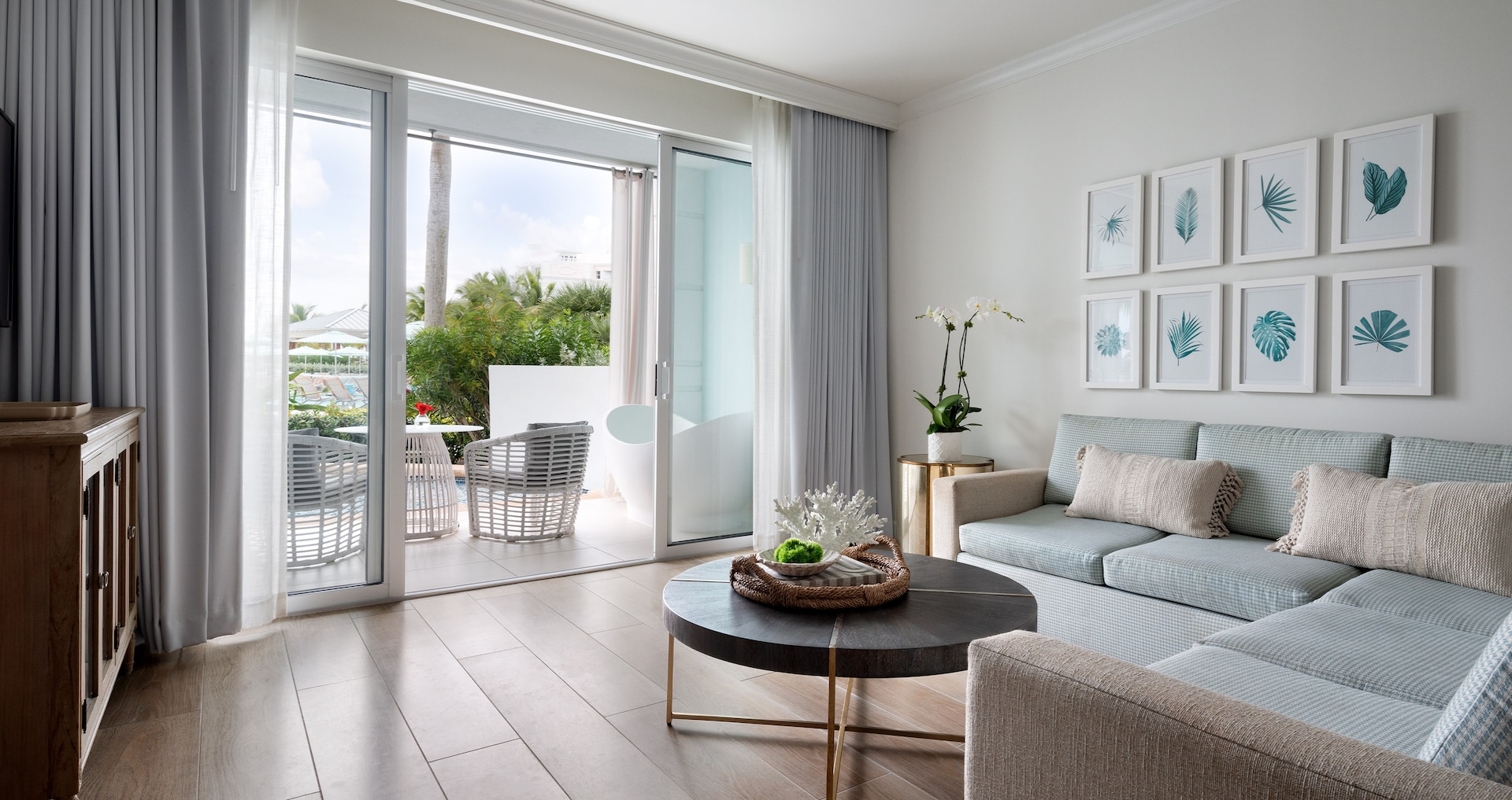 Royal Bahamian - West Bay One Bedroom Oceanview Swim-up Butler Suite with Patio Tranquility Soaking Tub