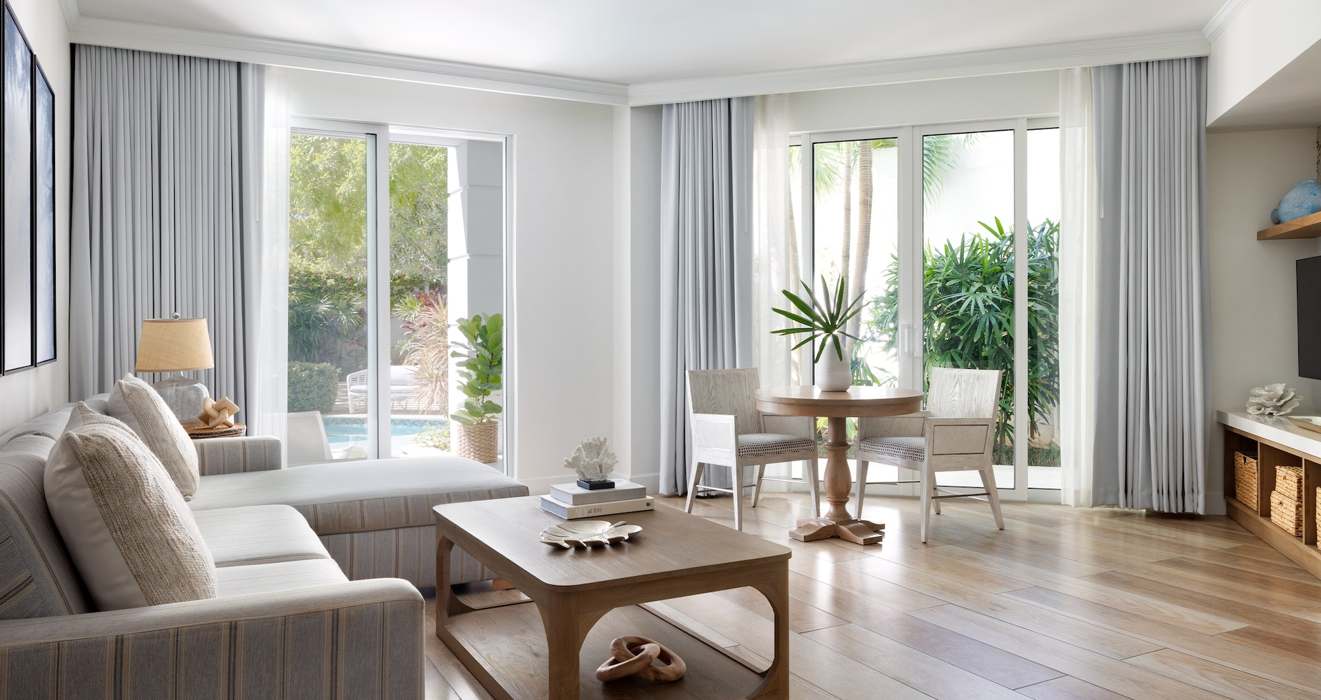 Royal Bahamian - West Bay Honeymoon Hideaway Swim-up Crystal Lagoon Zen One Bedroom Butler Suite