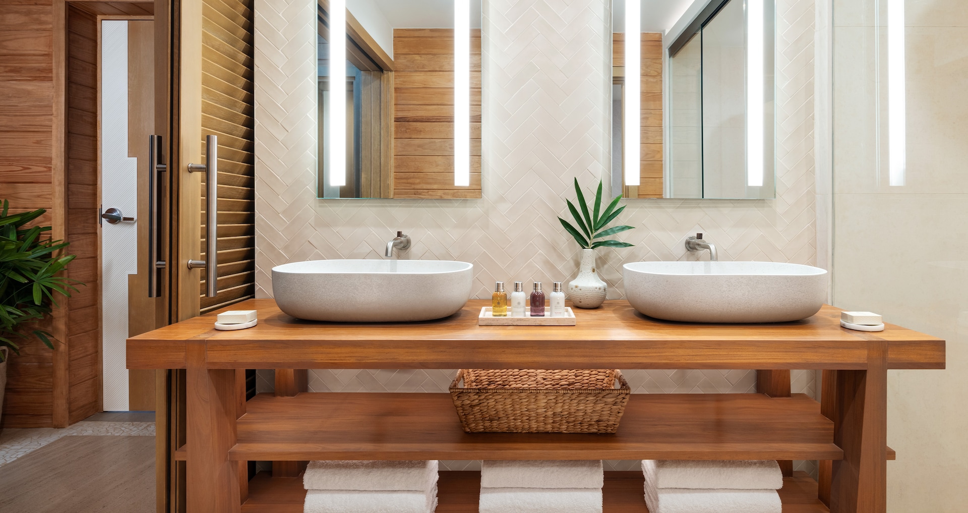 Saint Vincent - Vincy Overwater Two-Story Villa