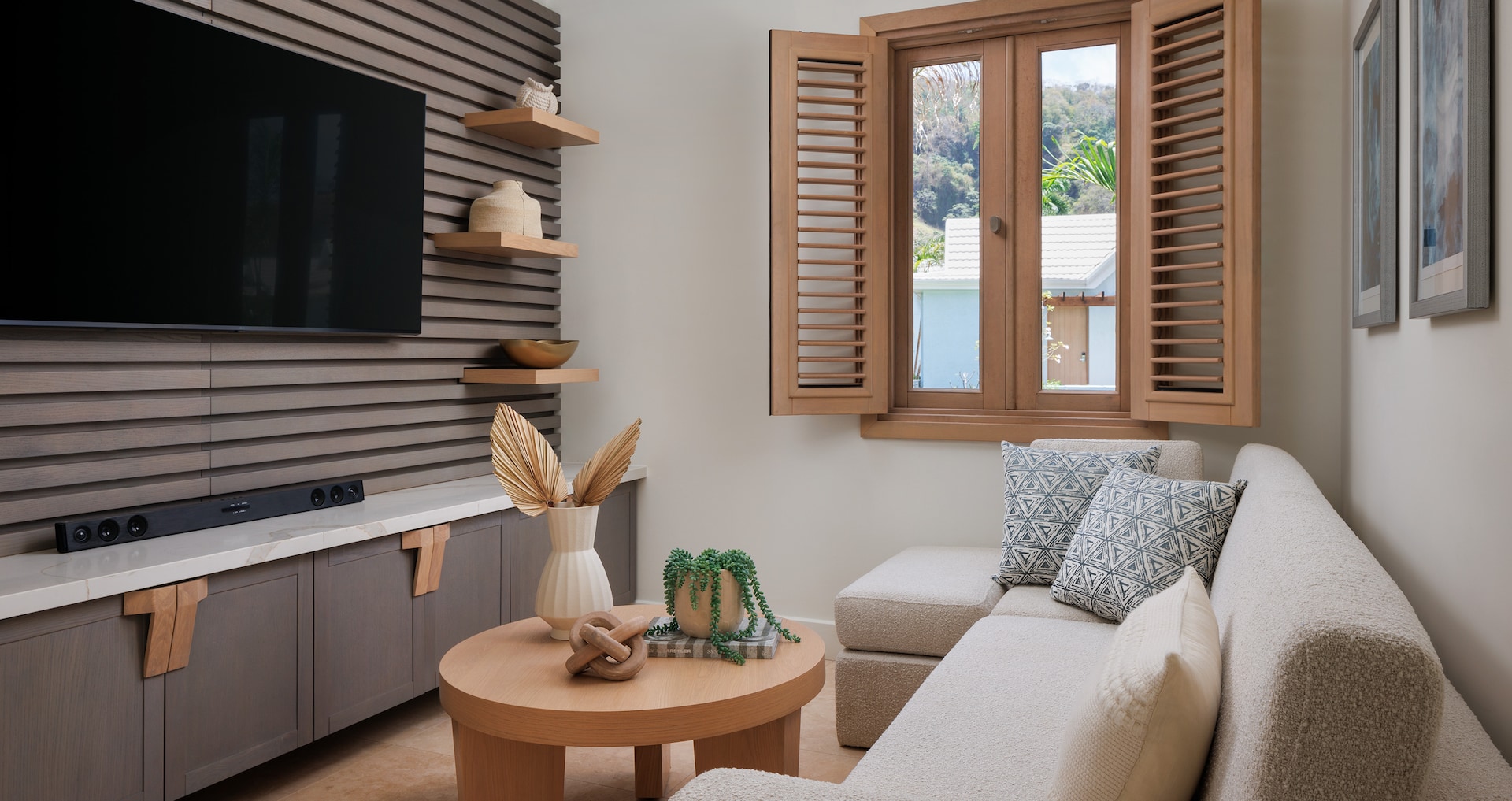 Saint Vincent - One-Bedroom Butler Villa Suite with Media Room and Patio Tranquility Soaking Tub