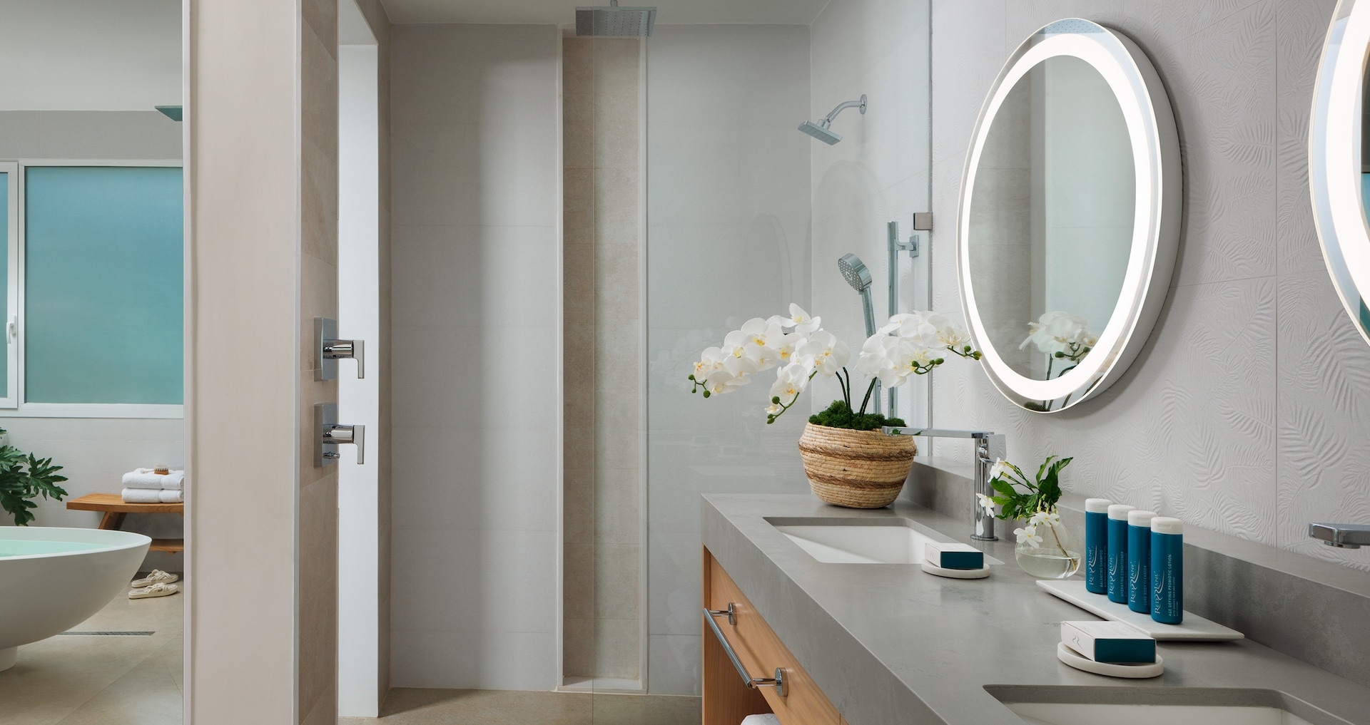 Saint Vincent - One-Bedroom Butler Villa Suite with Media Room and Patio Tranquility Soaking Tub