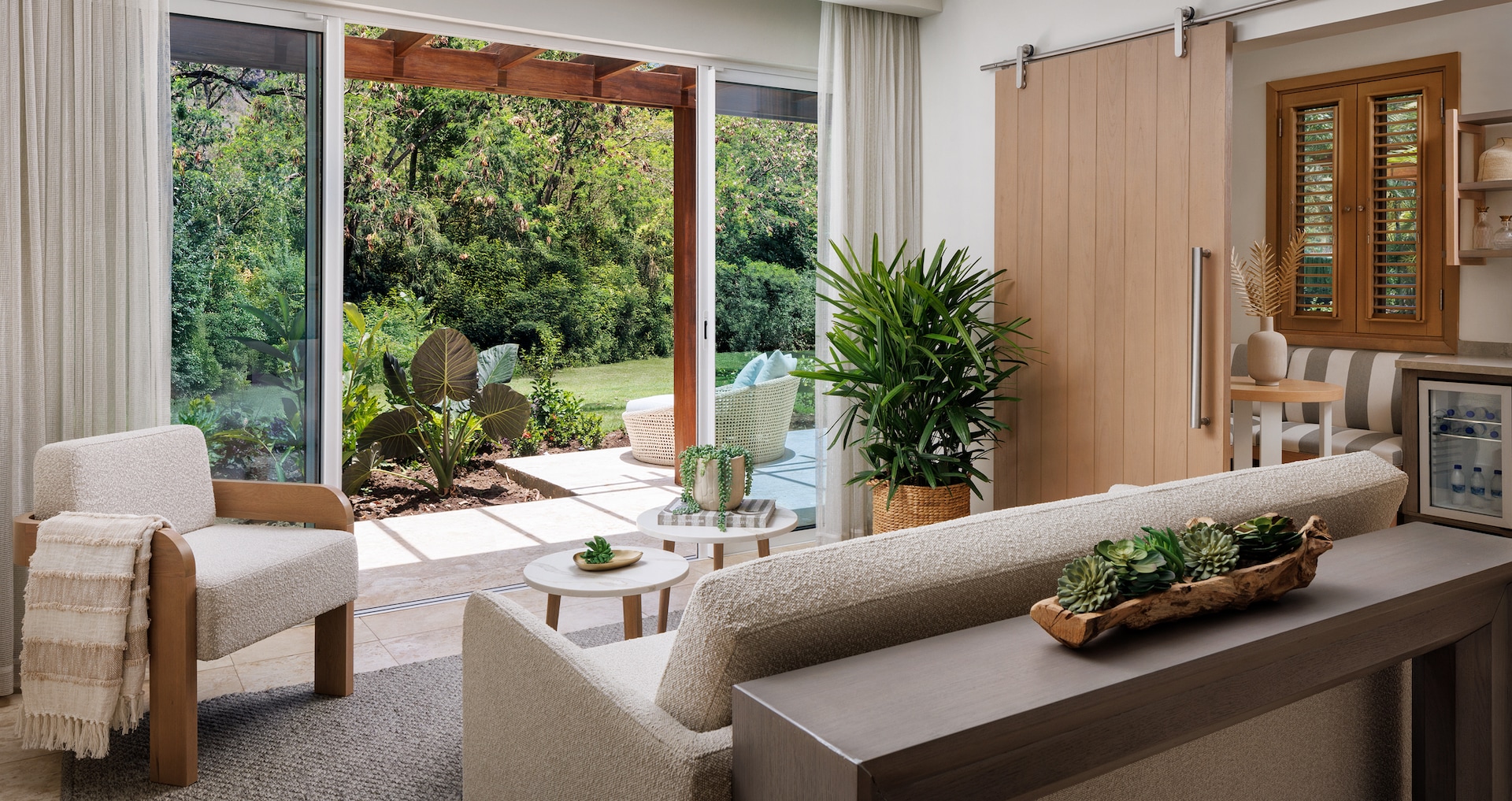 Saint Vincent - Butler Villa Suite with Patio Tranquility Soaking Tub