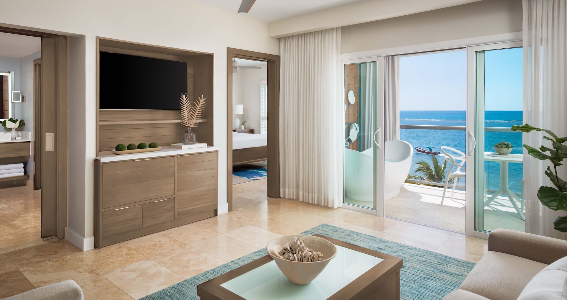 South Coast Jamaica - Starlight Beachfront Penthouse One Bedroom Butler Suite w/ Balcony Tranquility Soaking Tub