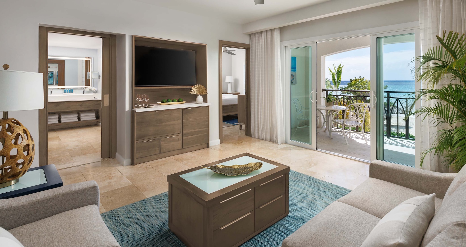 South Coast Jamaica - Silver Sun Beachfront One Bedroom Butler Suite
