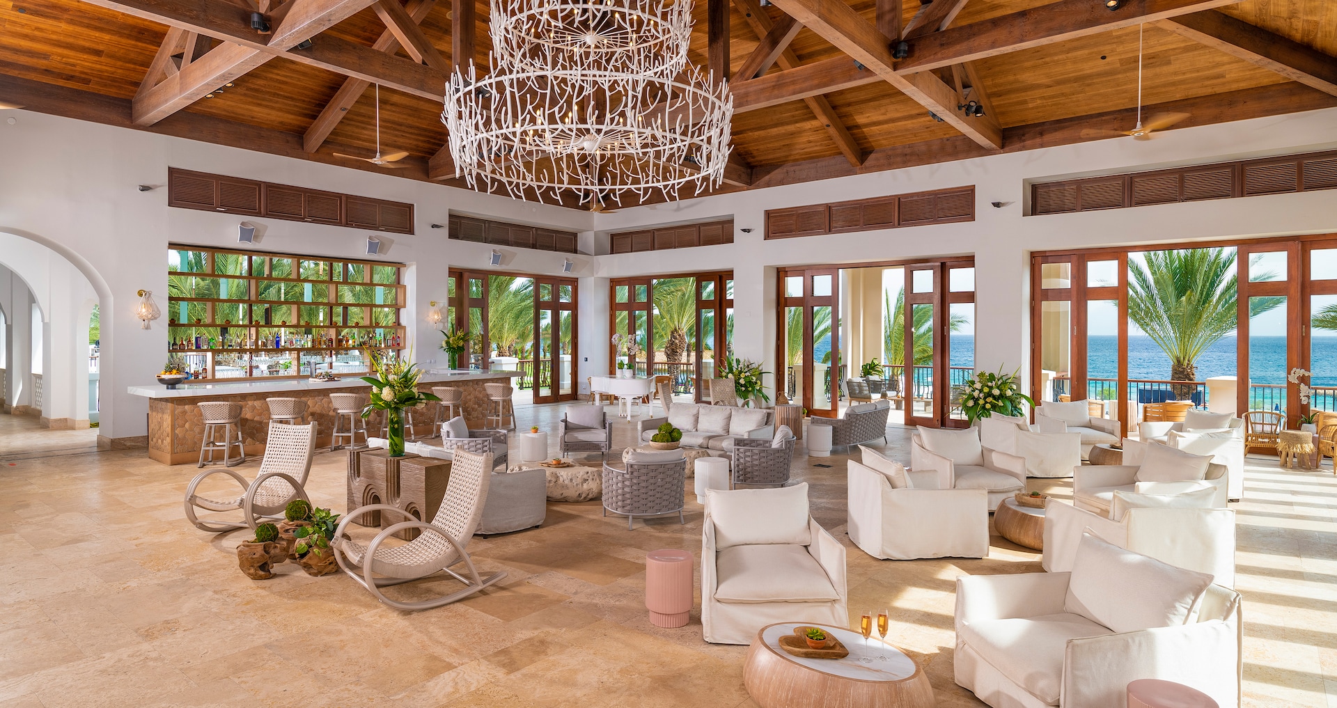 Rooms & Honeymoon Suites at Sandals® Royal Curaçao