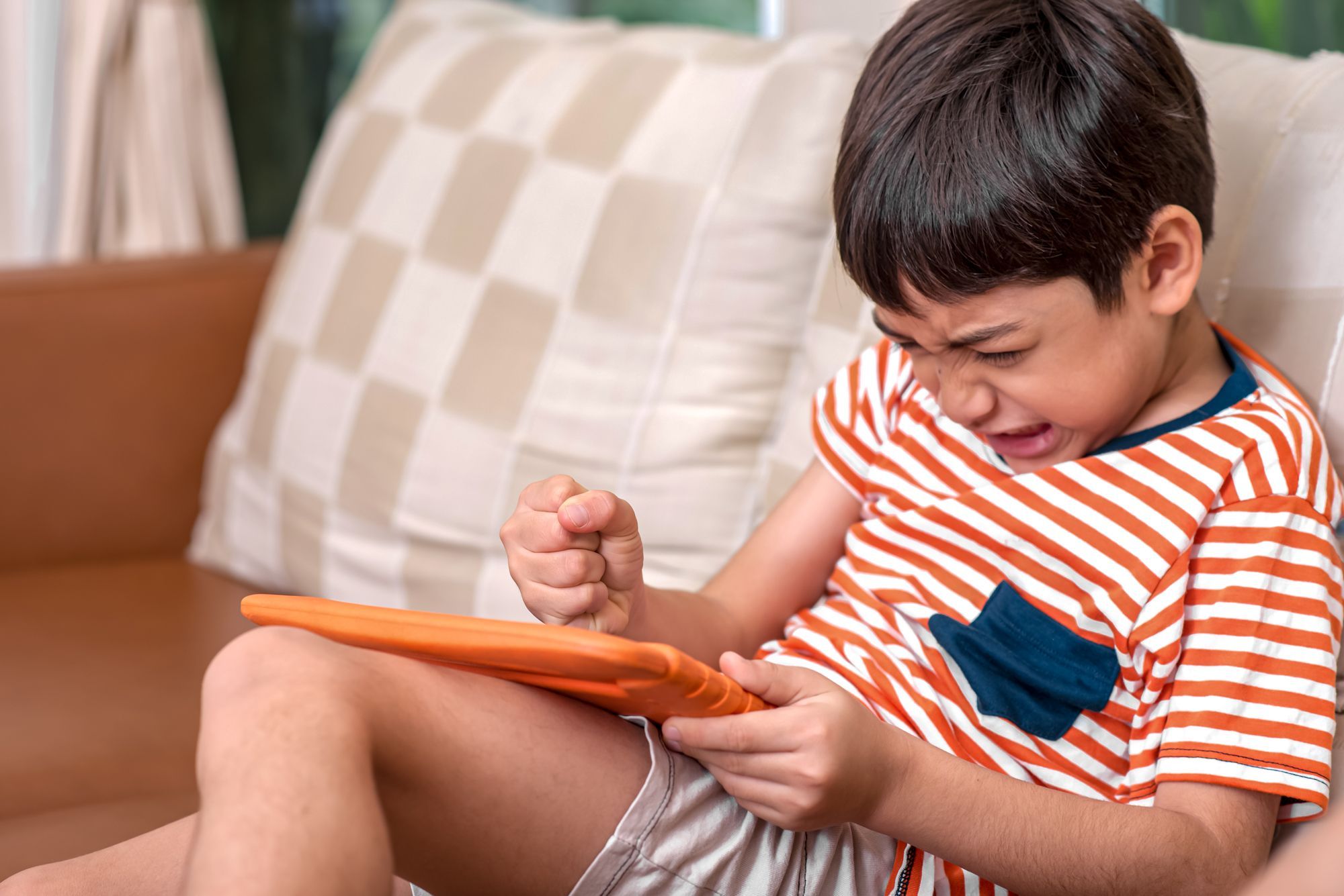 Angry-Kid-Tablet-Screen-Time.jpg