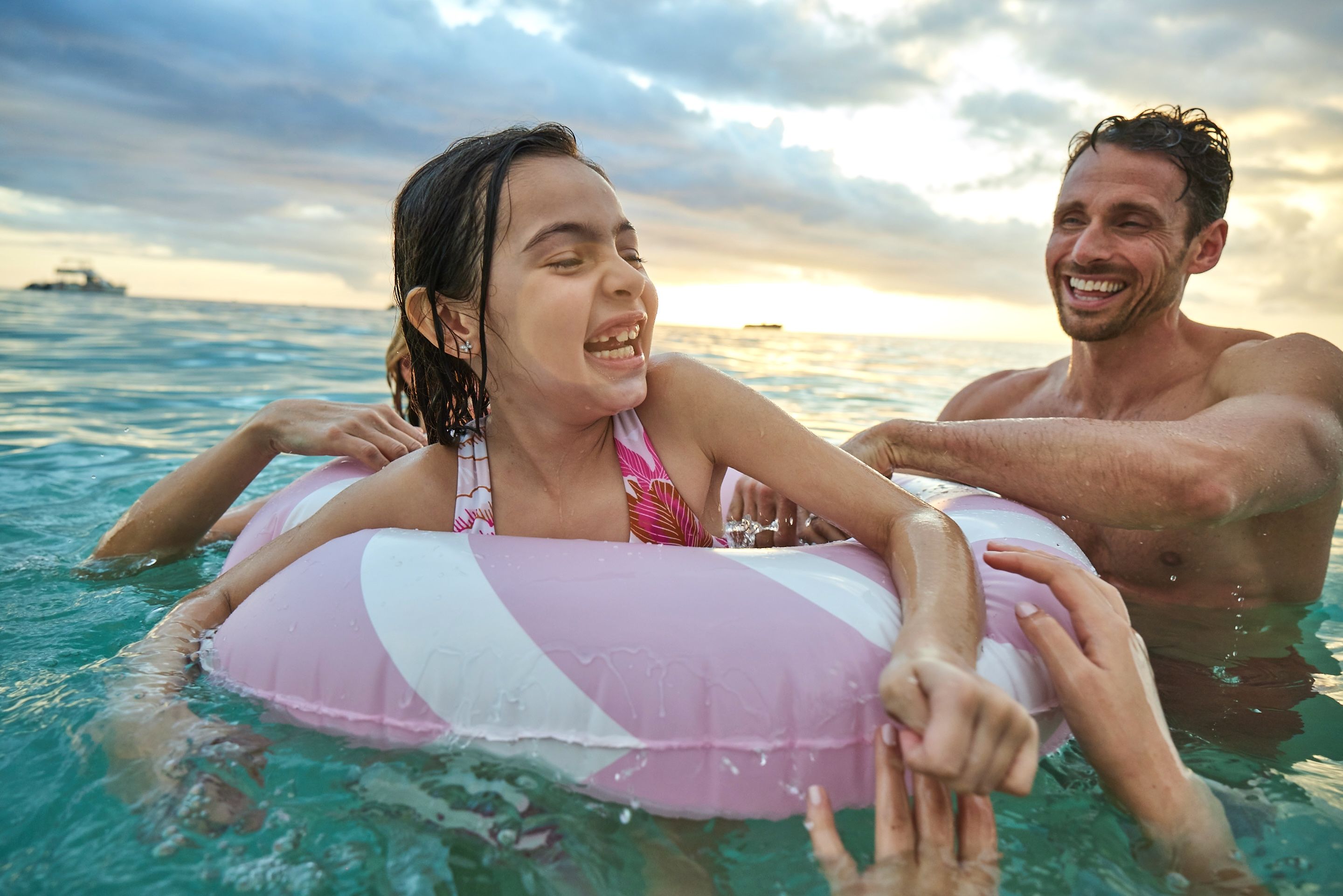 BNG-Lifestyle-Family-Float-Ocean-1.jpg