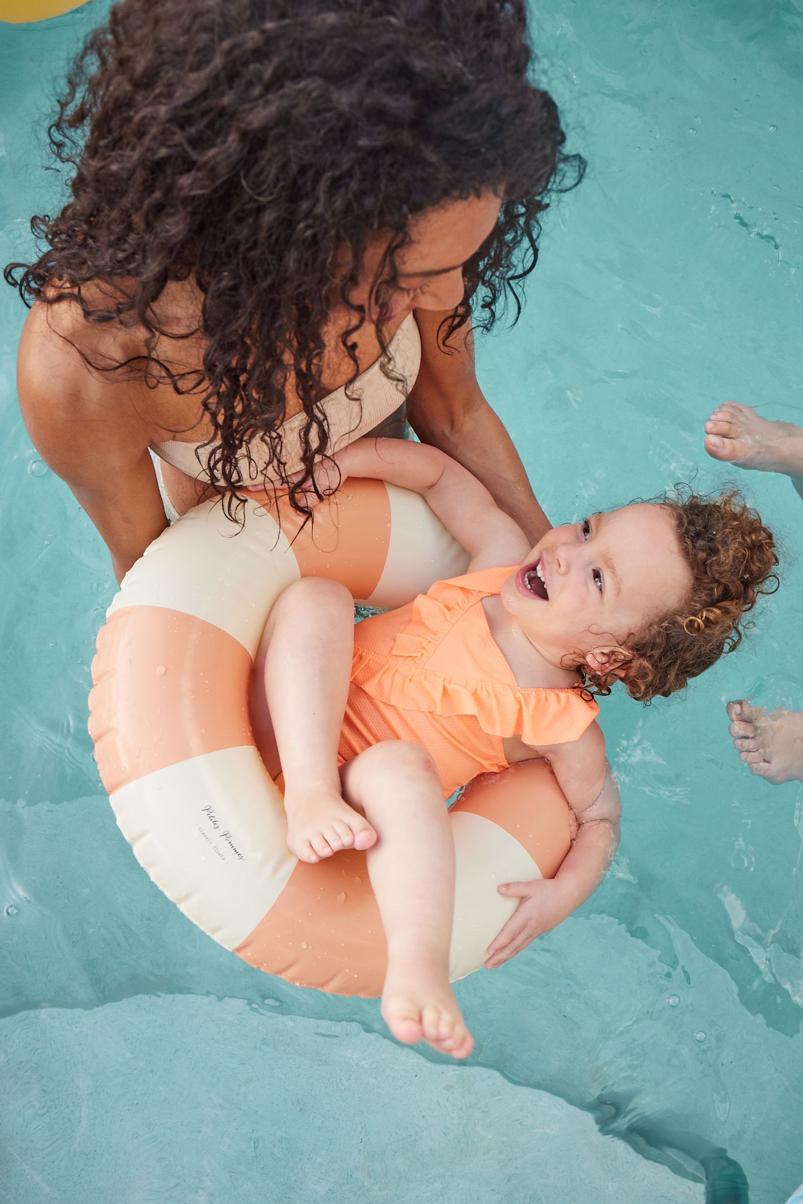 BNG-Lifestyle-Mother-Kid-Float-Plunge-Pool-4.jpg