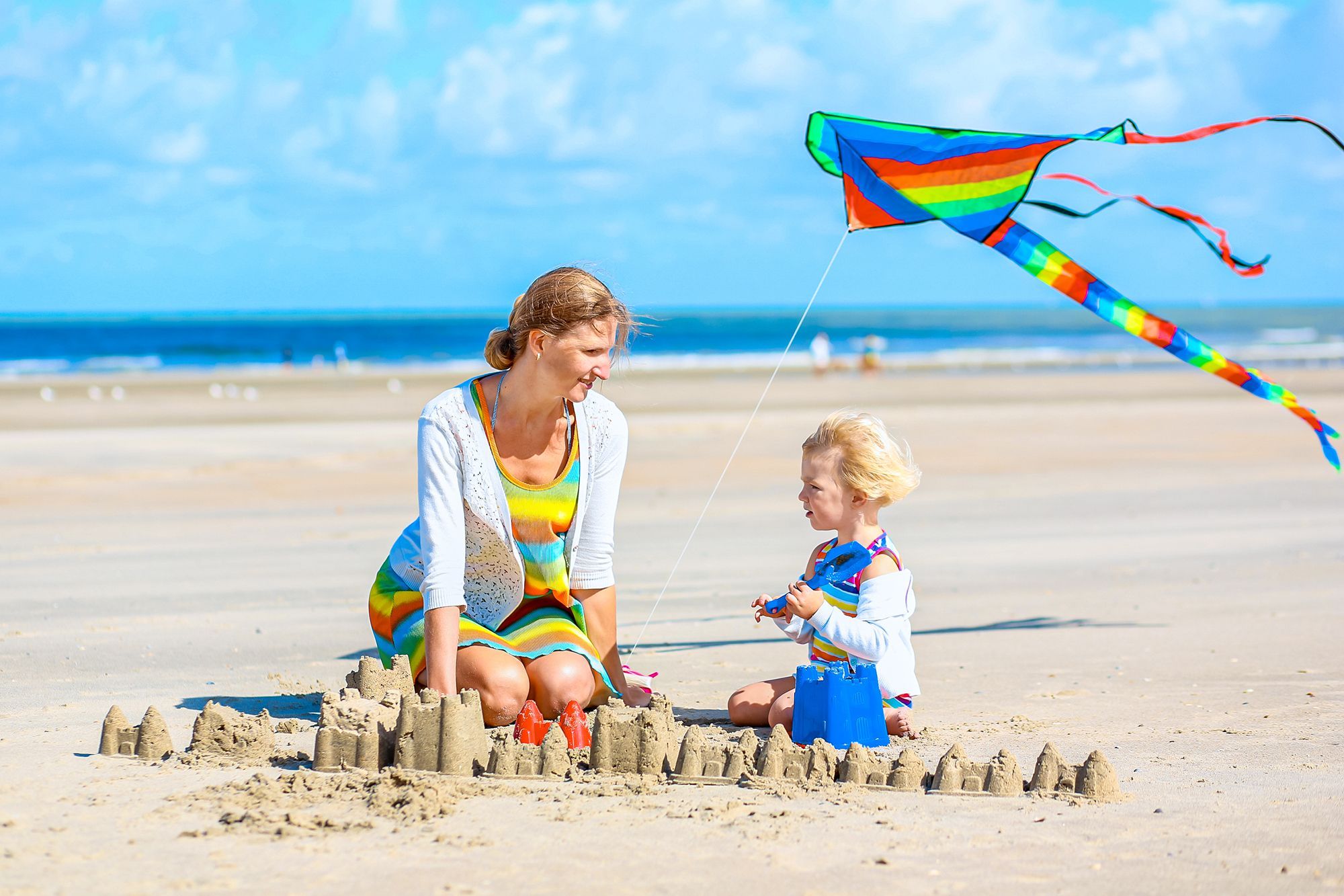 Baby-Beach-Games-Flying-Kite.jpg