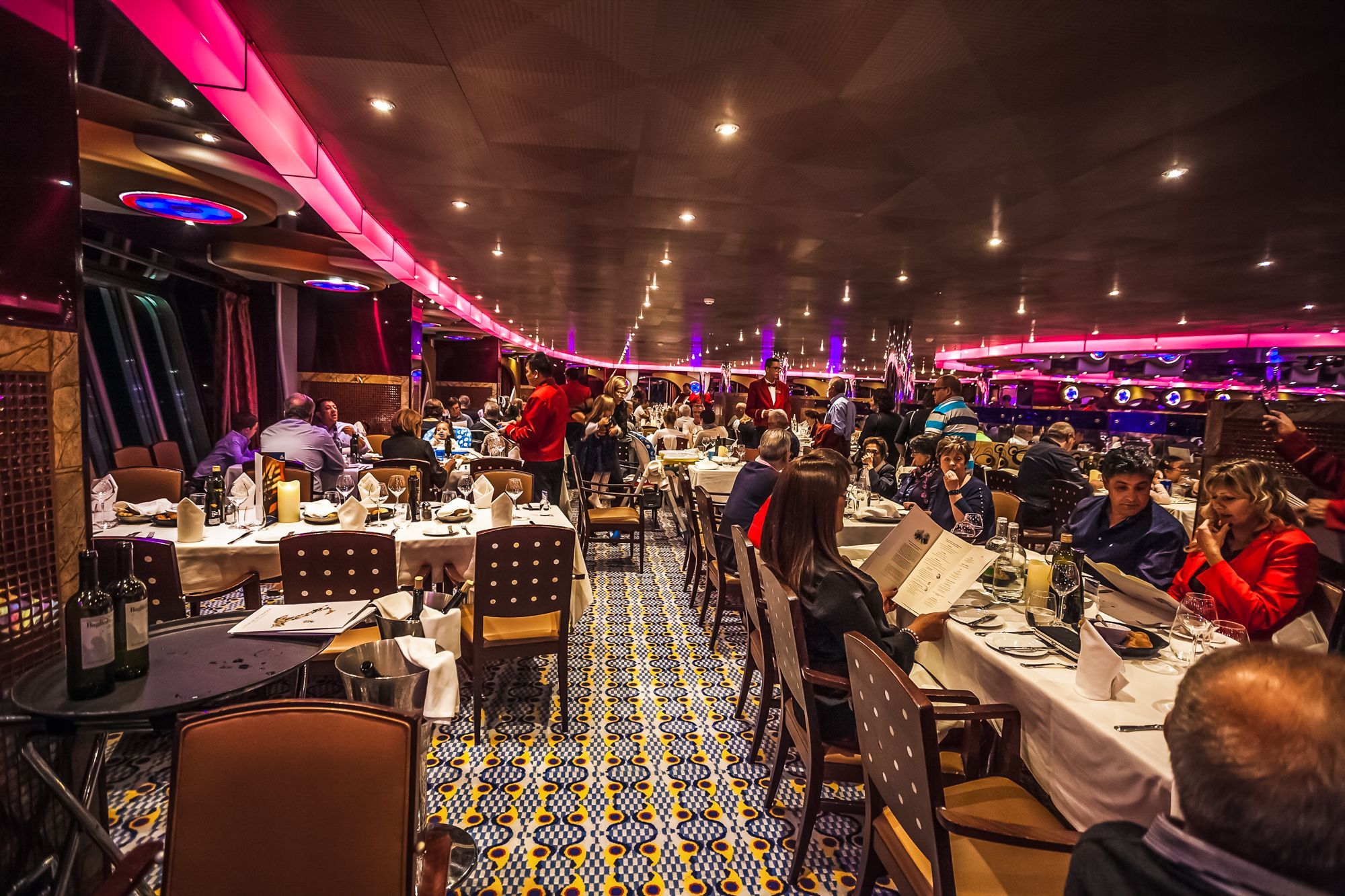 Cruise-Ship-Restaurant.jpg