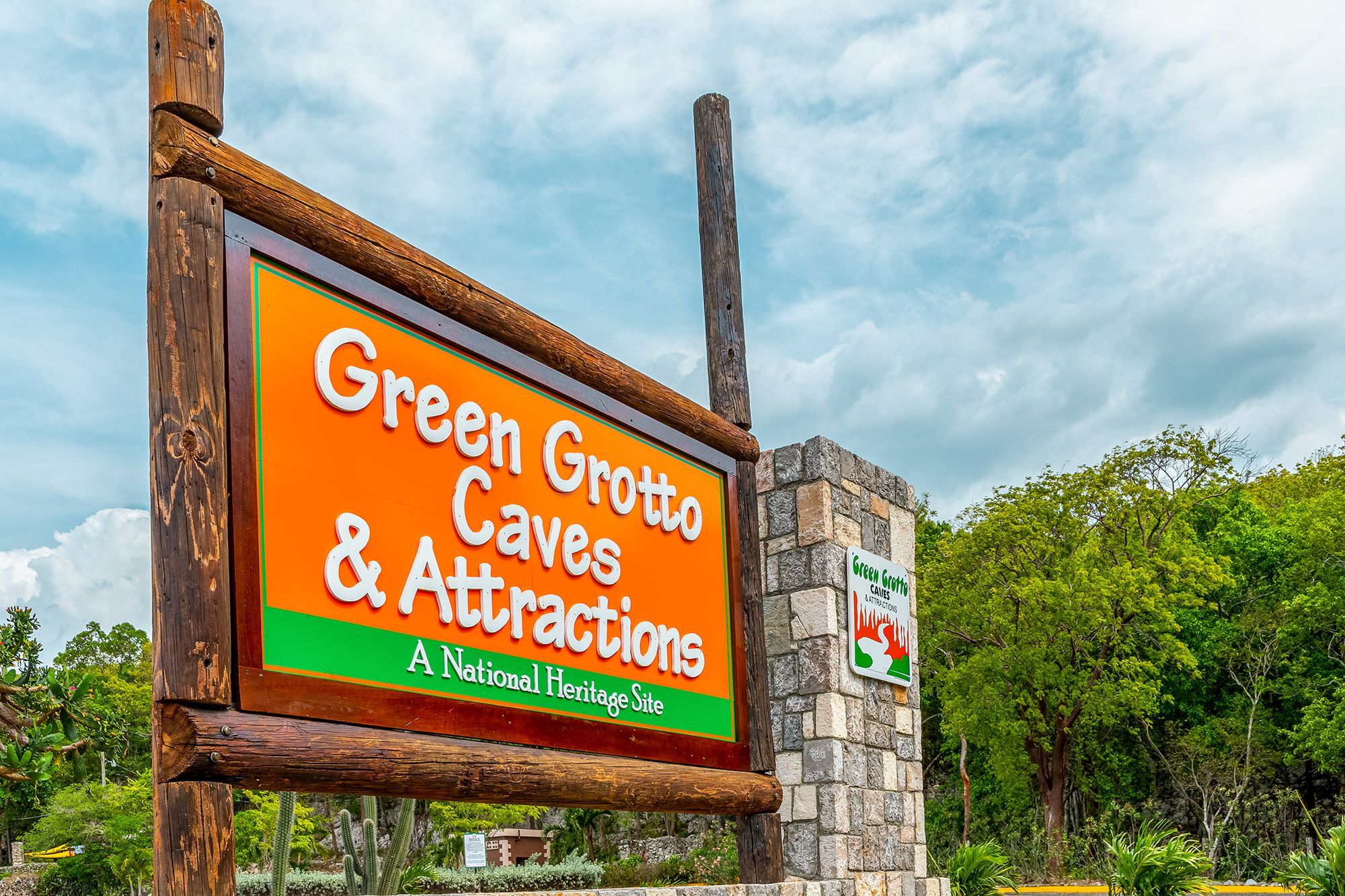Green-Grotto-Caves-Sign.jpg