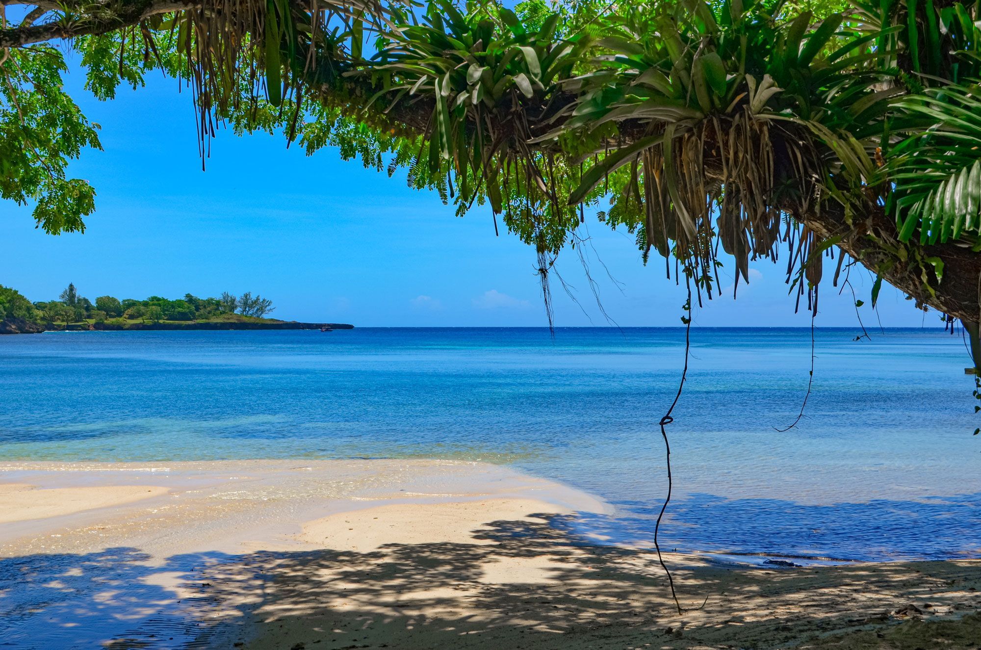 James-Bond-Beach-Jamaica.jpg