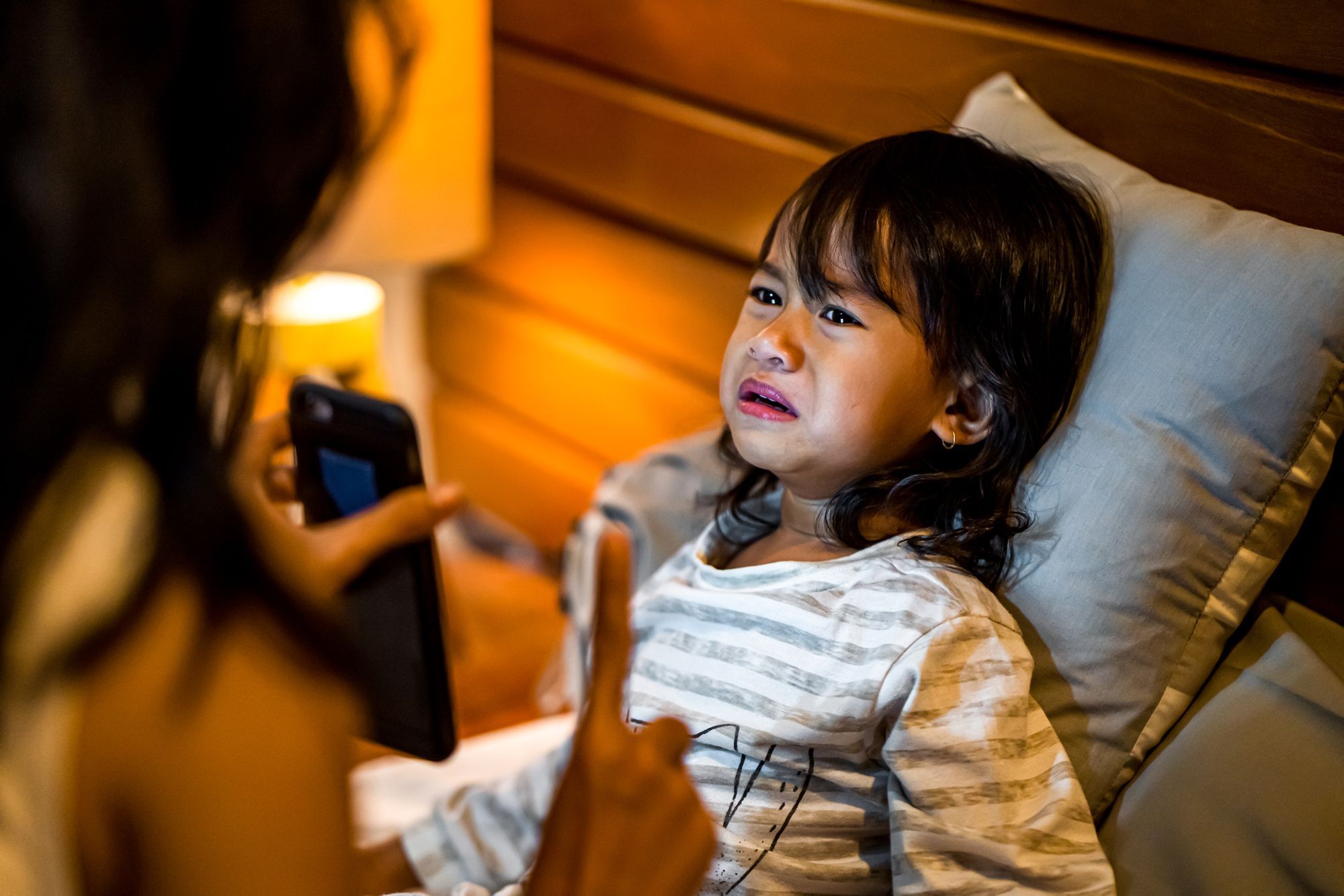 Parent-Kid-Strict-Device-Bedtime-Screen-Time.jpg